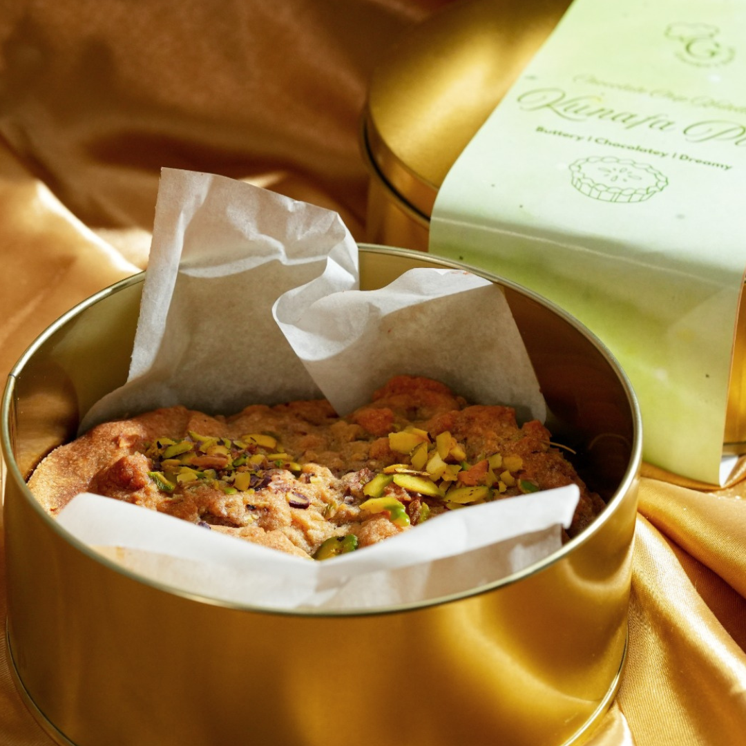 Chocolate Chip Kunafa Cookie Tin - Image 3